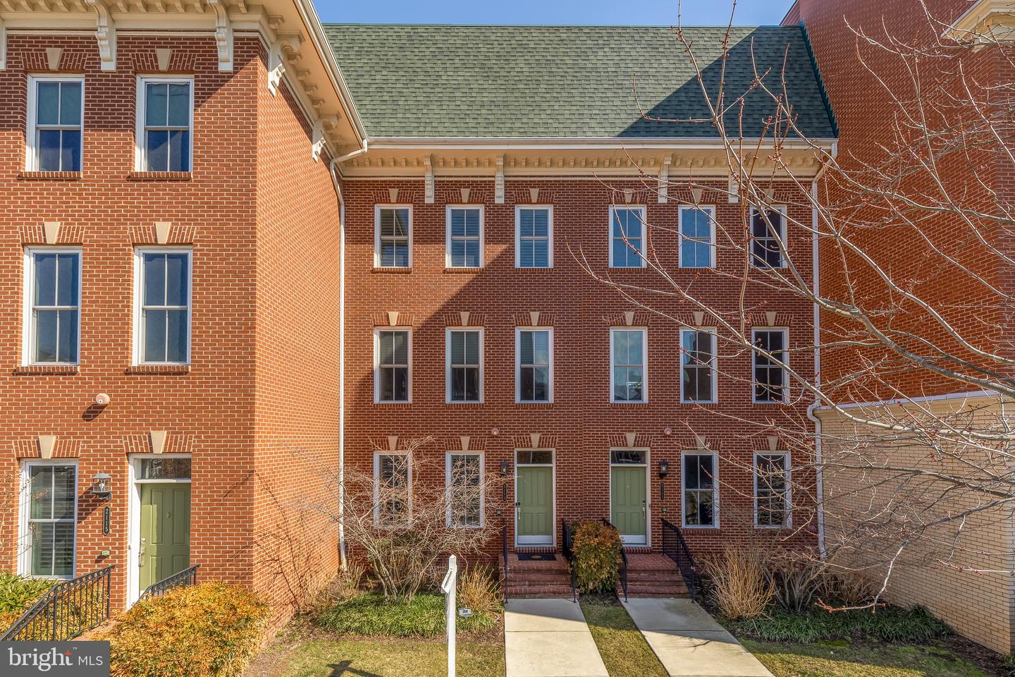2113 MAIN LINE BLVD, ALEXANDRIA, Virginia 22301, 4 Bedrooms Bedrooms, ,4 BathroomsBathrooms,Residential,For sale,2113 MAIN LINE BLVD,VAAX2054762 MLS # VAAX2054762