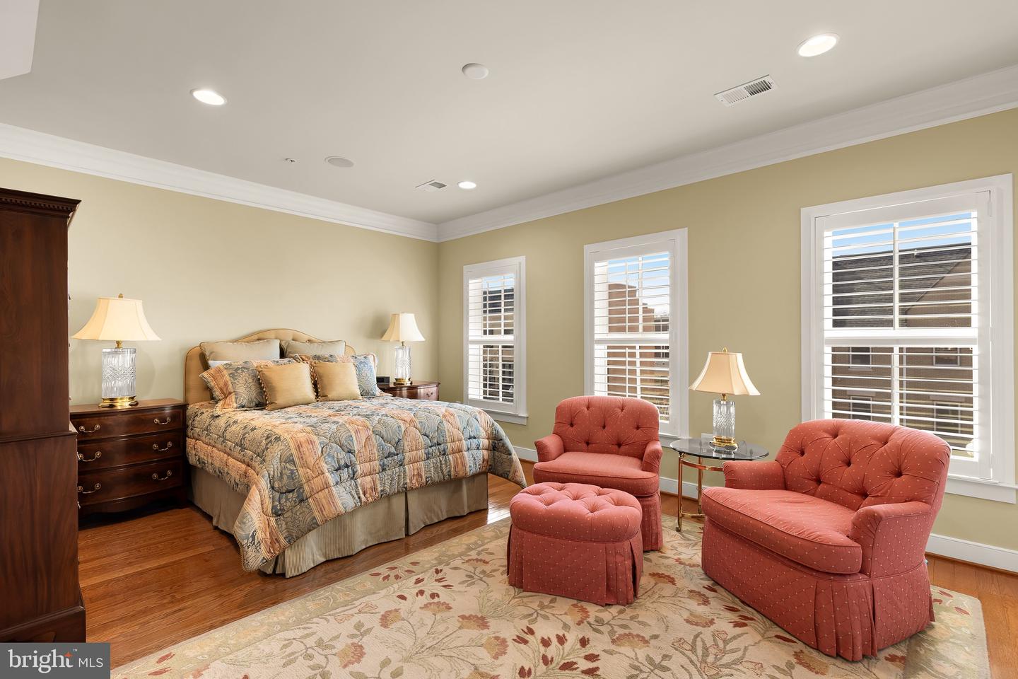 2113 MAIN LINE BLVD, ALEXANDRIA, Virginia 22301, 4 Bedrooms Bedrooms, ,4 BathroomsBathrooms,Residential,For sale,2113 MAIN LINE BLVD,VAAX2054762 MLS # VAAX2054762