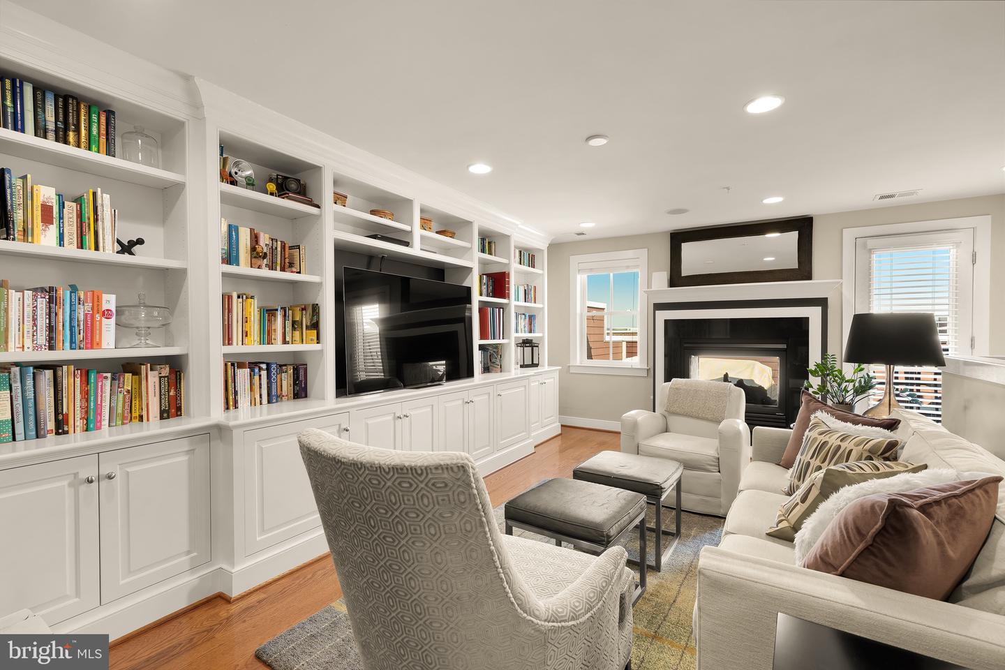 2113 MAIN LINE BLVD, ALEXANDRIA, Virginia 22301, 4 Bedrooms Bedrooms, ,4 BathroomsBathrooms,Residential,For sale,2113 MAIN LINE BLVD,VAAX2054762 MLS # VAAX2054762