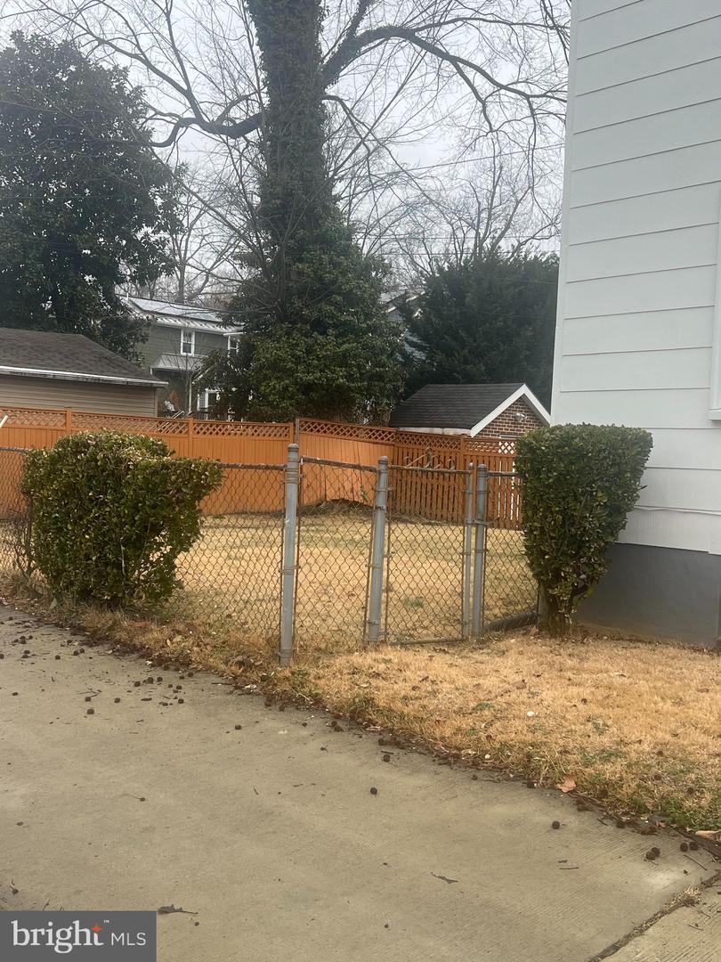 3314 16TH ST NE, WASHINGTON, District Of Columbia 20018, 3 Bedrooms Bedrooms, ,1 BathroomBathrooms,Residential,For sale,3314 16TH ST NE,DCDC2248832 MLS # DCDC2248832