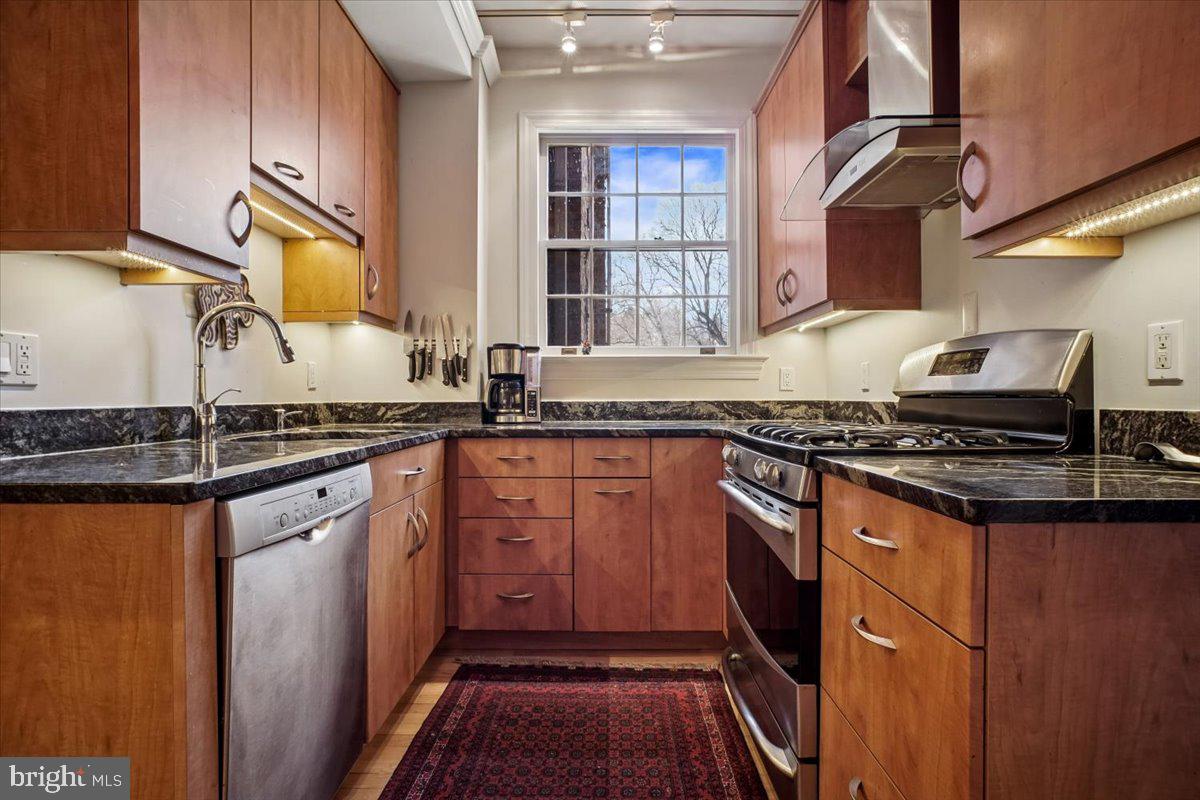 3041 SEDGWICK ST NW #301D, WASHINGTON, District Of Columbia 20008, 3 Bedrooms Bedrooms, ,2 BathroomsBathrooms,Residential,For sale,3041 SEDGWICK ST NW #301D,DCDC2248846 MLS # DCDC2248846