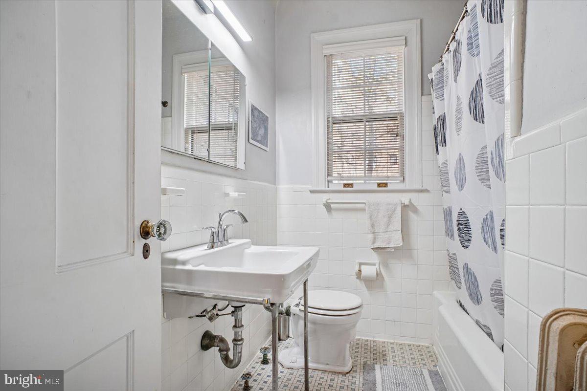 3041 SEDGWICK ST NW #301D, WASHINGTON, District Of Columbia 20008, 3 Bedrooms Bedrooms, ,2 BathroomsBathrooms,Residential,For sale,3041 SEDGWICK ST NW #301D,DCDC2248846 MLS # DCDC2248846