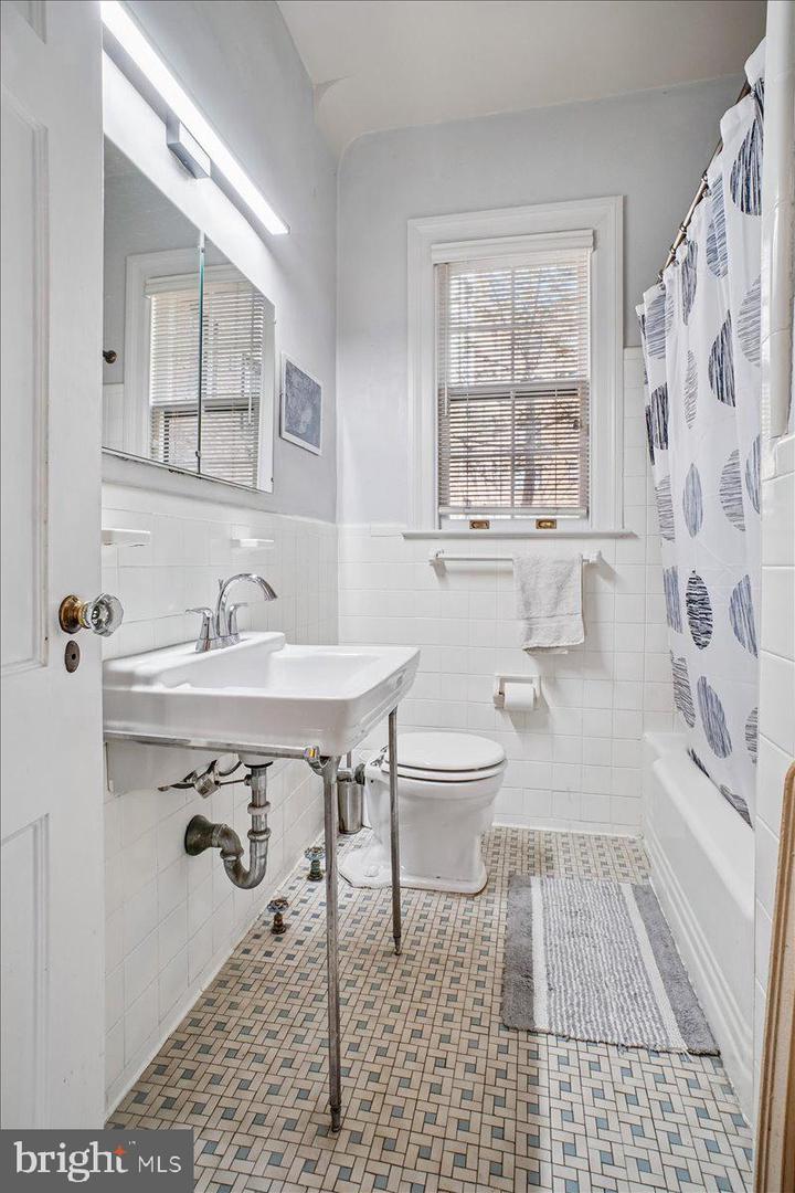3041 SEDGWICK ST NW #301D, WASHINGTON, District Of Columbia 20008, 3 Bedrooms Bedrooms, ,2 BathroomsBathrooms,Residential,For sale,3041 SEDGWICK ST NW #301D,DCDC2248846 MLS # DCDC2248846