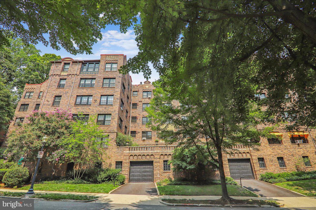 3041 SEDGWICK ST NW #301D, WASHINGTON, District Of Columbia 20008, 3 Bedrooms Bedrooms, ,2 BathroomsBathrooms,Residential,For sale,3041 SEDGWICK ST NW #301D,DCDC2248846 MLS # DCDC2248846