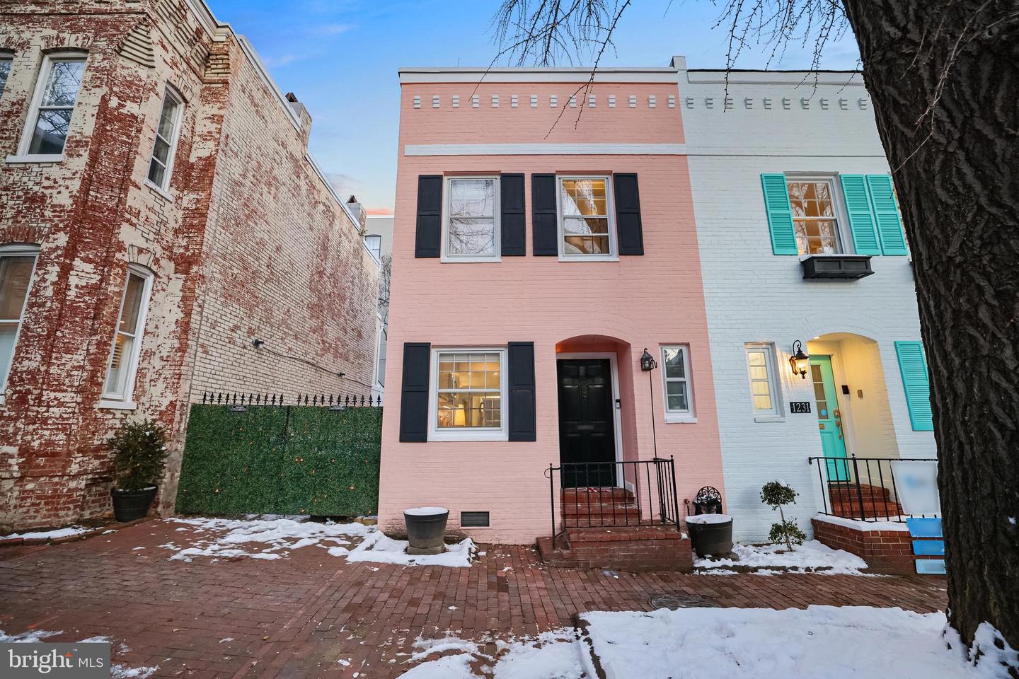1233 POTOMAC ST NW, WASHINGTON, District Of Columbia 20007, 2 Bedrooms Bedrooms, 4 Rooms Rooms,2 BathroomsBathrooms,Residential,For sale,1233 POTOMAC ST NW,DCDC2248922 MLS # DCDC2248922