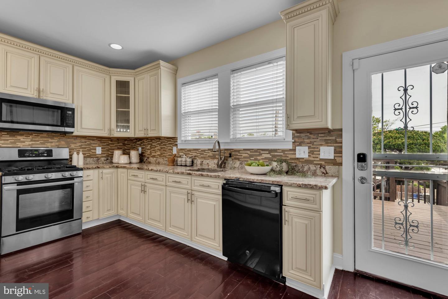 641 GALLATIN ST NW, WASHINGTON, District Of Columbia 20011, 4 Bedrooms Bedrooms, ,3 BathroomsBathrooms,Residential,For sale,641 GALLATIN ST NW,DCDC2249114 MLS # DCDC2249114