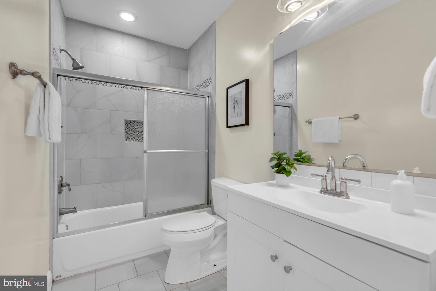 641 GALLATIN ST NW, WASHINGTON, District Of Columbia 20011, 4 Bedrooms Bedrooms, ,3 BathroomsBathrooms,Residential,For sale,641 GALLATIN ST NW,DCDC2249114 MLS # DCDC2249114