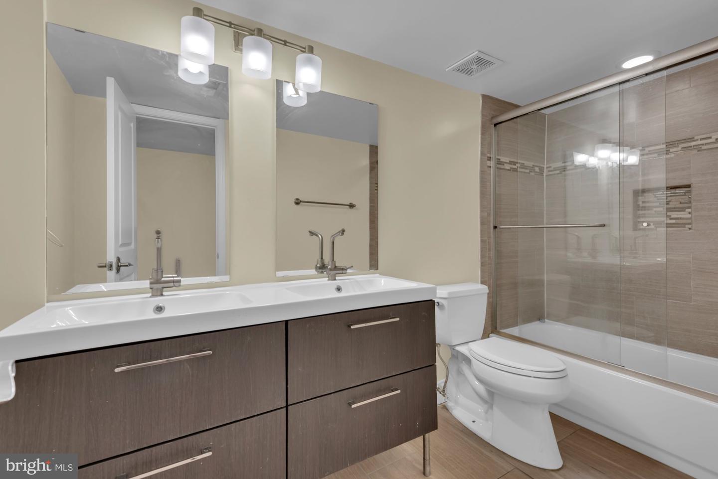 641 GALLATIN ST NW, WASHINGTON, District Of Columbia 20011, 4 Bedrooms Bedrooms, ,3 BathroomsBathrooms,Residential,For sale,641 GALLATIN ST NW,DCDC2249114 MLS # DCDC2249114