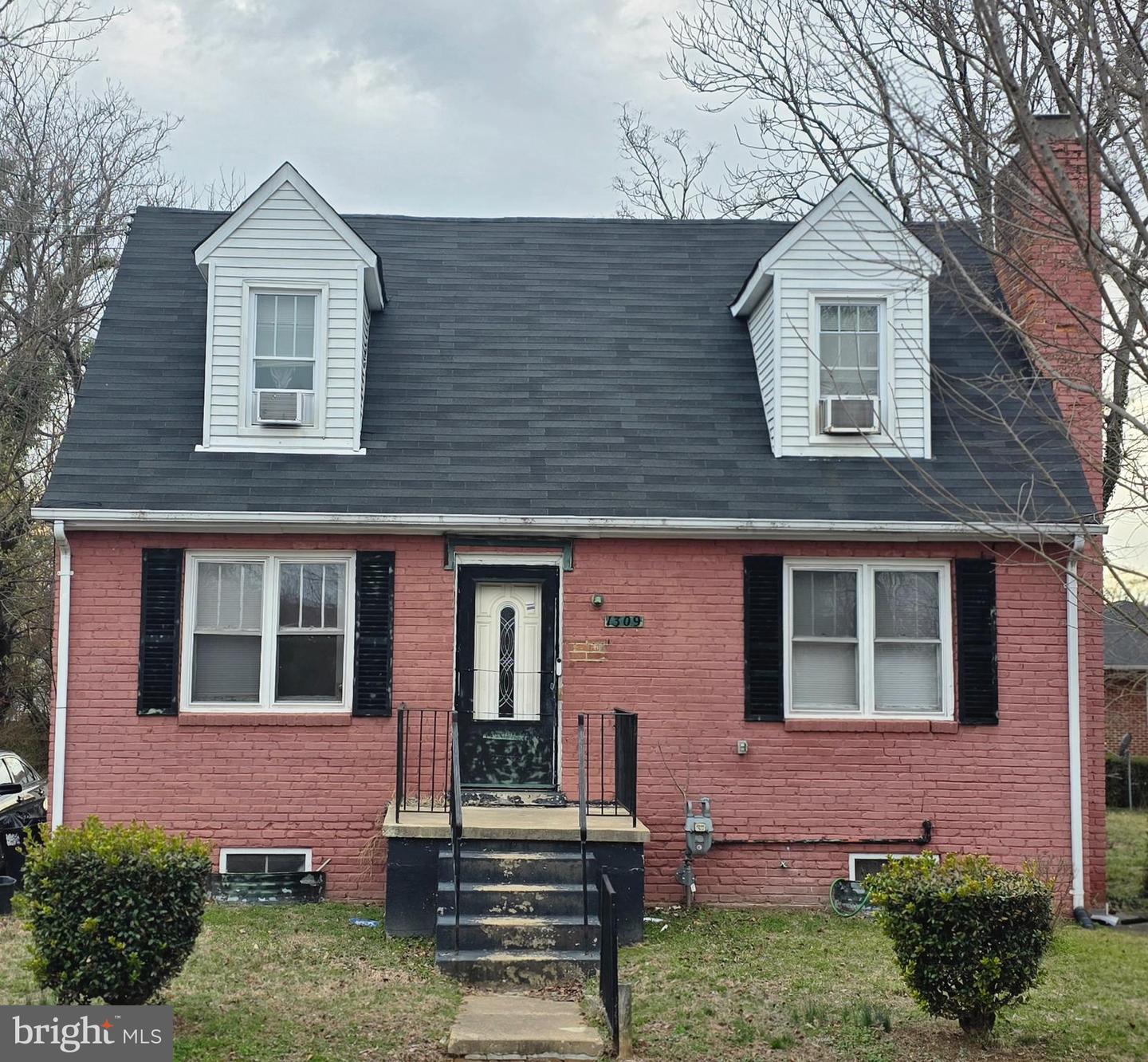 1309 KING ST, FREDERICKSBURG, Virginia 22401, 4 Bedrooms Bedrooms, 9 Rooms Rooms,2 BathroomsBathrooms,Residential,For sale,1309 KING ST,VAFB2009758 MLS # VAFB2009758