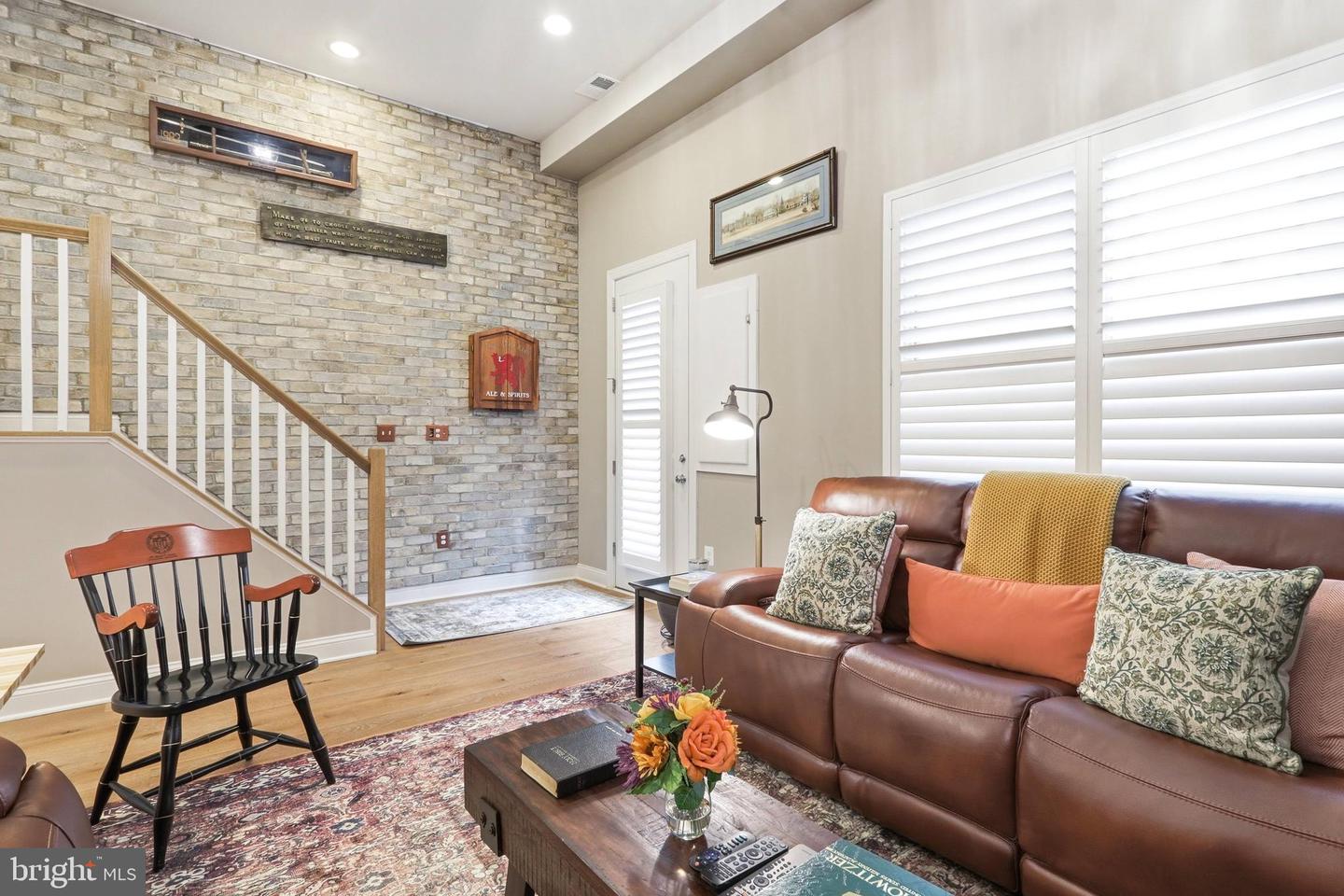 2842 RED STAR LN, ALEXANDRIA, Virginia 22303, 3 Bedrooms Bedrooms, ,3 BathroomsBathrooms,Residential,For sale,2842 RED STAR LN,VAFX2294362 MLS # VAFX2294362