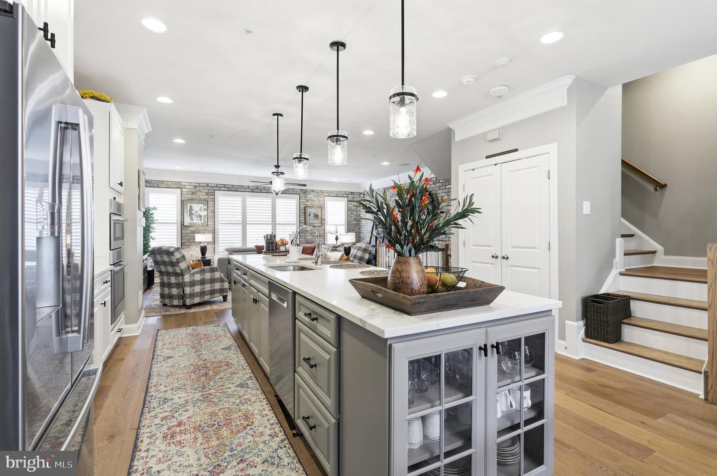 2842 RED STAR LN, ALEXANDRIA, Virginia 22303, 3 Bedrooms Bedrooms, ,3 BathroomsBathrooms,Residential,For sale,2842 RED STAR LN,VAFX2294362 MLS # VAFX2294362