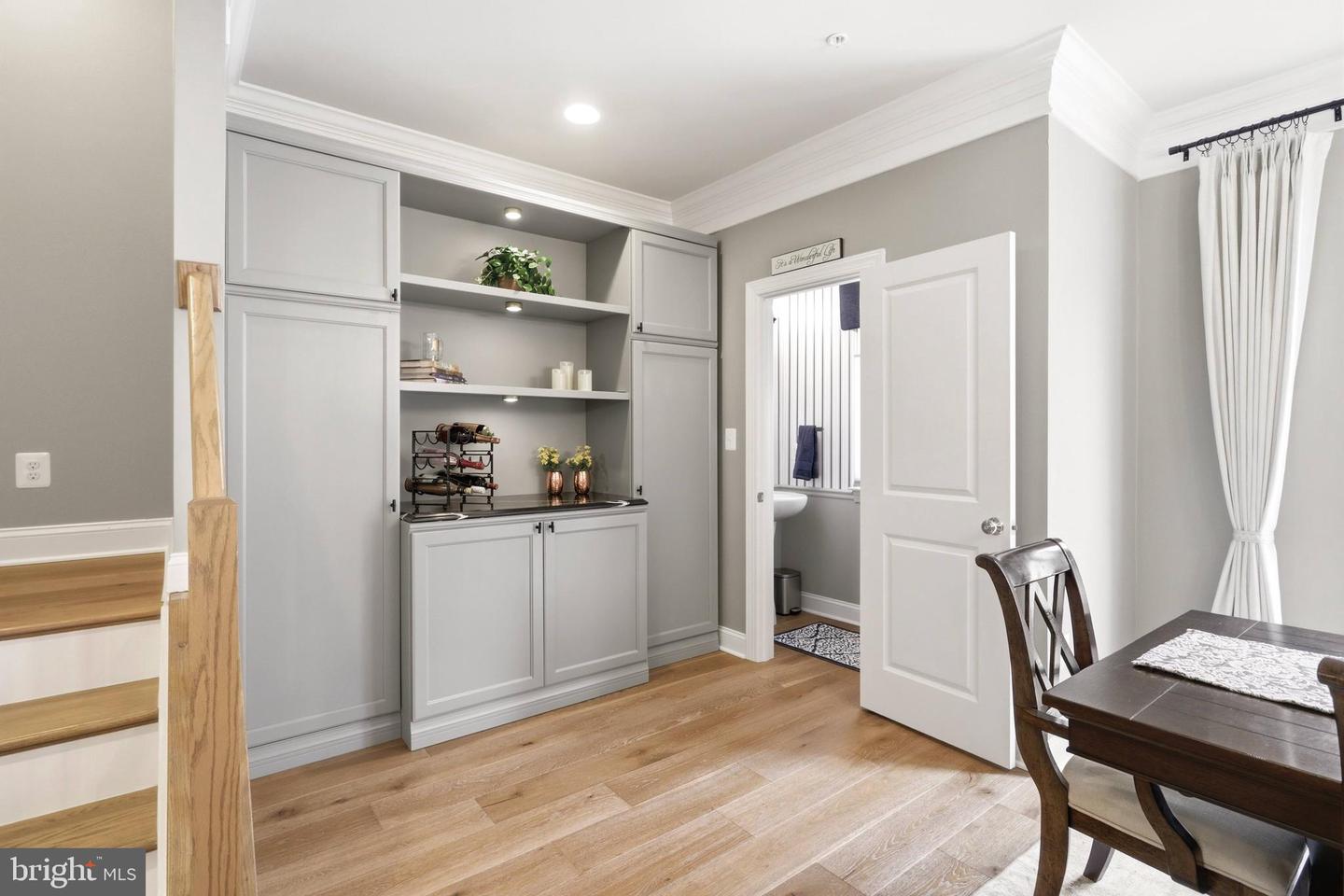 2842 RED STAR LN, ALEXANDRIA, Virginia 22303, 3 Bedrooms Bedrooms, ,3 BathroomsBathrooms,Residential,For sale,2842 RED STAR LN,VAFX2294362 MLS # VAFX2294362