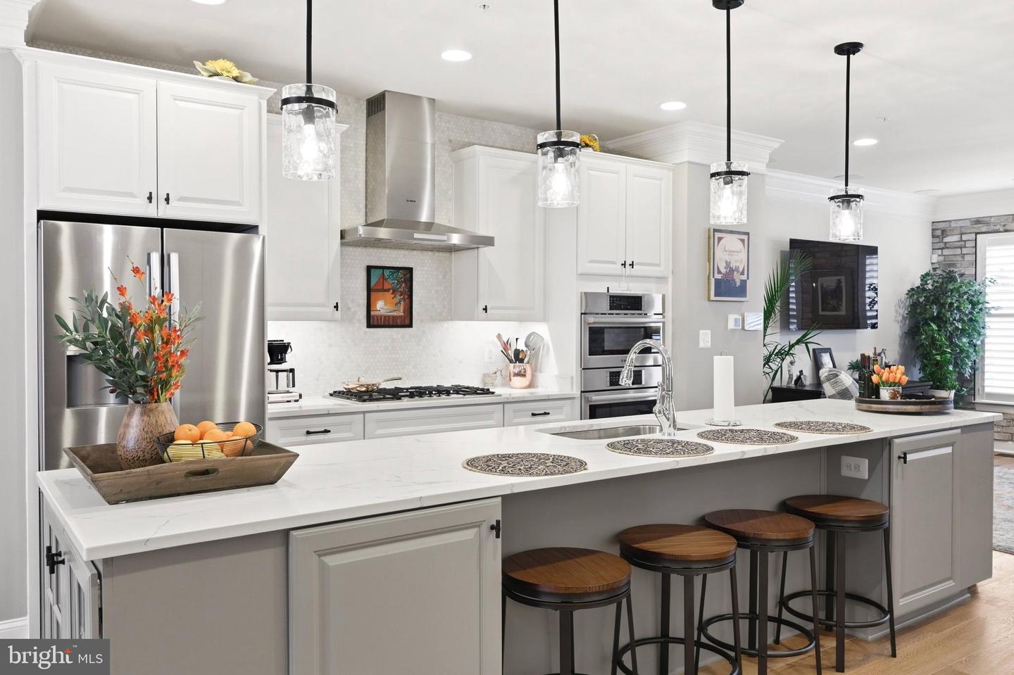 2842 RED STAR LN, ALEXANDRIA, Virginia 22303, 3 Bedrooms Bedrooms, ,3 BathroomsBathrooms,Residential,For sale,2842 RED STAR LN,VAFX2294362 MLS # VAFX2294362