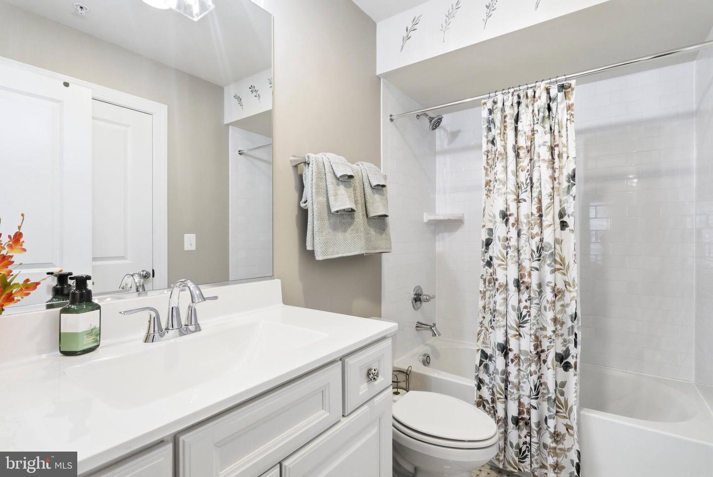 2842 RED STAR LN, ALEXANDRIA, Virginia 22303, 3 Bedrooms Bedrooms, ,3 BathroomsBathrooms,Residential,For sale,2842 RED STAR LN,VAFX2294362 MLS # VAFX2294362