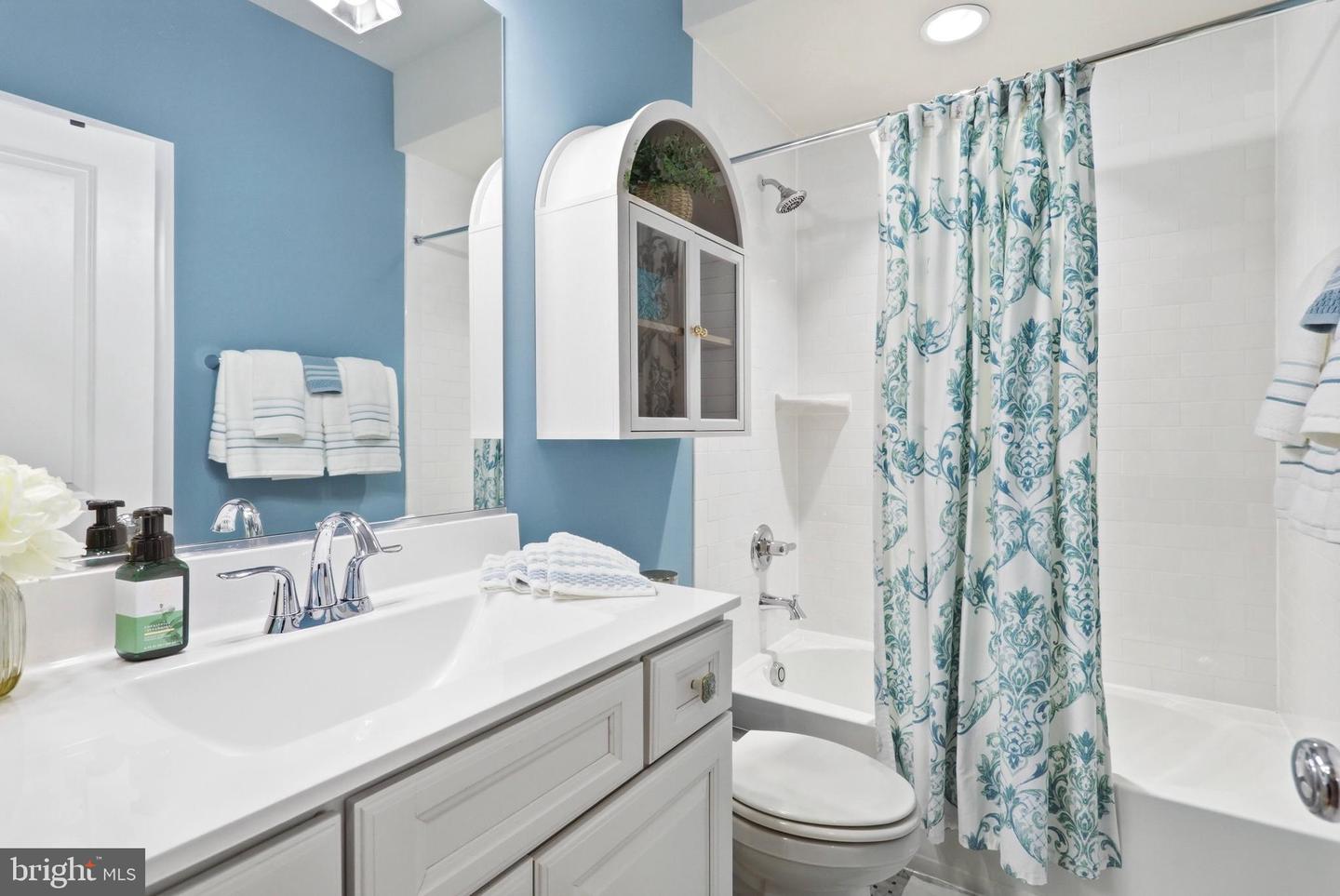 2842 RED STAR LN, ALEXANDRIA, Virginia 22303, 3 Bedrooms Bedrooms, ,3 BathroomsBathrooms,Residential,For sale,2842 RED STAR LN,VAFX2294362 MLS # VAFX2294362