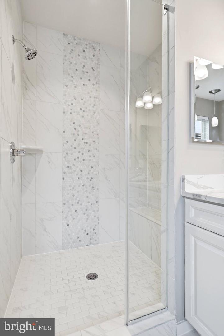 2842 RED STAR LN, ALEXANDRIA, Virginia 22303, 3 Bedrooms Bedrooms, ,3 BathroomsBathrooms,Residential,For sale,2842 RED STAR LN,VAFX2294362 MLS # VAFX2294362