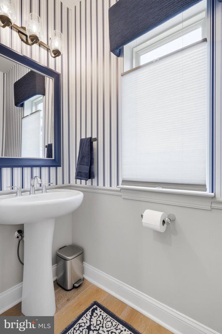 2842 RED STAR LN, ALEXANDRIA, Virginia 22303, 3 Bedrooms Bedrooms, ,3 BathroomsBathrooms,Residential,For sale,2842 RED STAR LN,VAFX2294362 MLS # VAFX2294362