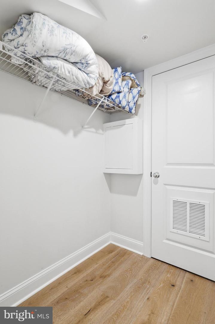 2842 RED STAR LN, ALEXANDRIA, Virginia 22303, 3 Bedrooms Bedrooms, ,3 BathroomsBathrooms,Residential,For sale,2842 RED STAR LN,VAFX2294362 MLS # VAFX2294362