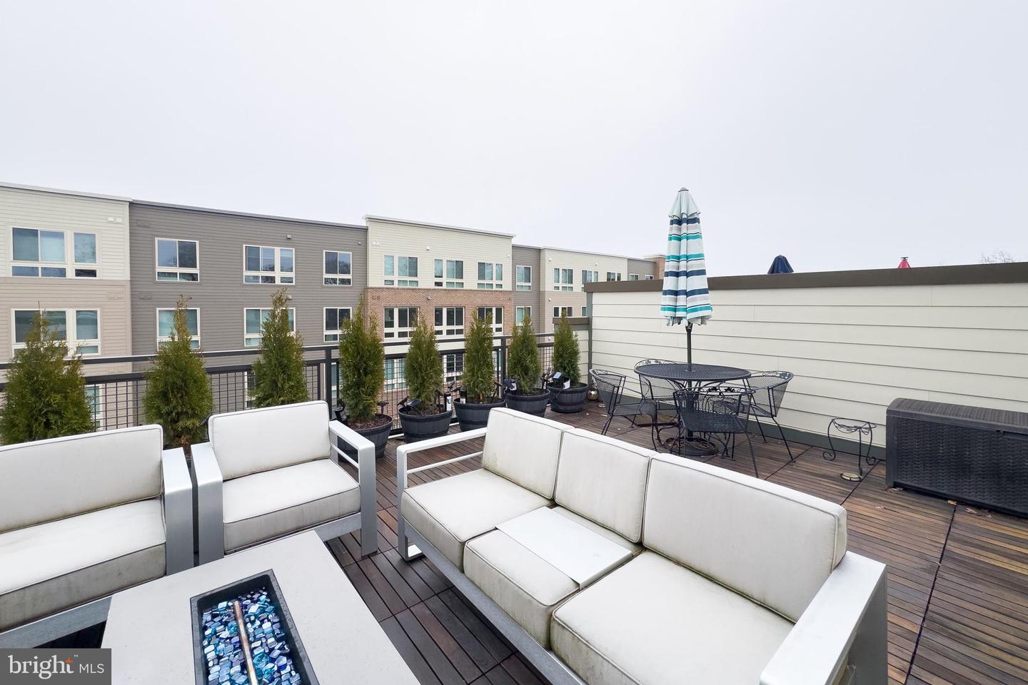 2842 RED STAR LN, ALEXANDRIA, Virginia 22303, 3 Bedrooms Bedrooms, ,3 BathroomsBathrooms,Residential,For sale,2842 RED STAR LN,VAFX2294362 MLS # VAFX2294362