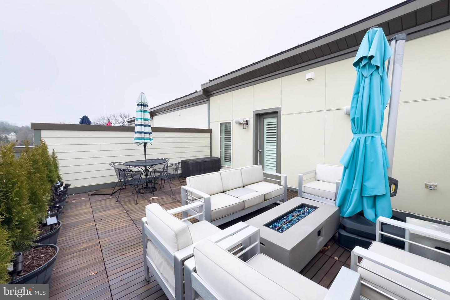 2842 RED STAR LN, ALEXANDRIA, Virginia 22303, 3 Bedrooms Bedrooms, ,3 BathroomsBathrooms,Residential,For sale,2842 RED STAR LN,VAFX2294362 MLS # VAFX2294362