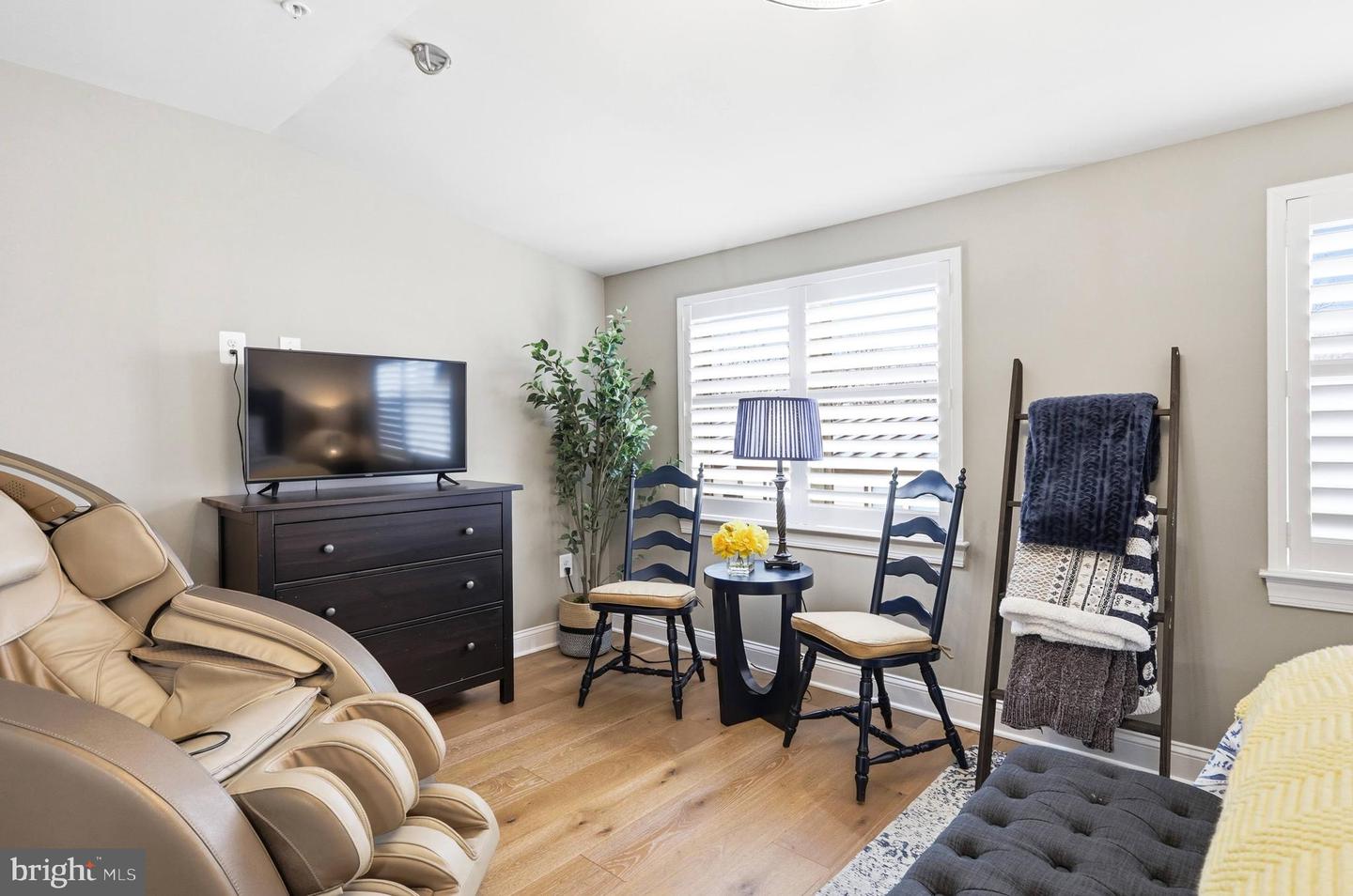 2842 RED STAR LN, ALEXANDRIA, Virginia 22303, 3 Bedrooms Bedrooms, ,3 BathroomsBathrooms,Residential,For sale,2842 RED STAR LN,VAFX2294362 MLS # VAFX2294362