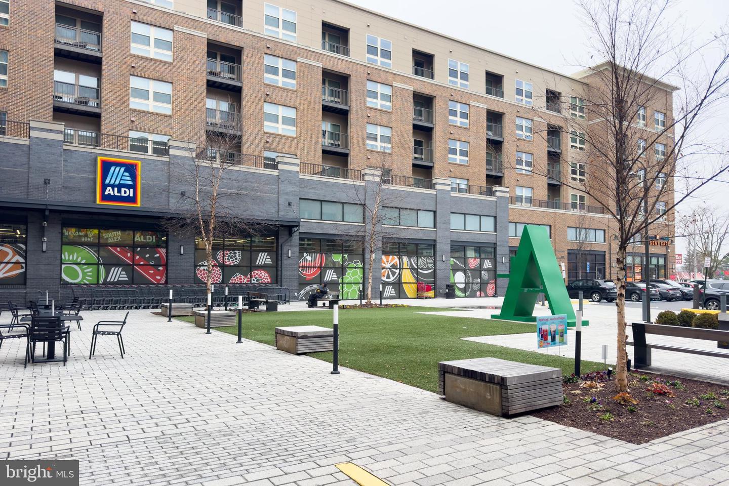 2842 RED STAR LN, ALEXANDRIA, Virginia 22303, 3 Bedrooms Bedrooms, ,3 BathroomsBathrooms,Residential,For sale,2842 RED STAR LN,VAFX2294362 MLS # VAFX2294362