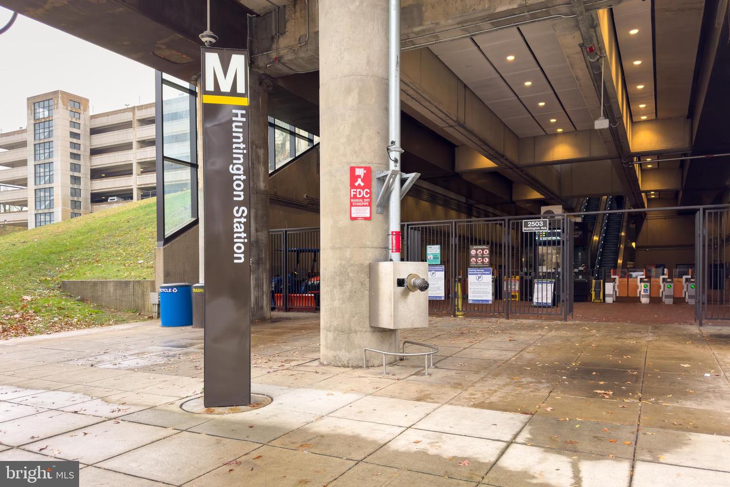 2842 RED STAR LN, ALEXANDRIA, Virginia 22303, 3 Bedrooms Bedrooms, ,3 BathroomsBathrooms,Residential,For sale,2842 RED STAR LN,VAFX2294362 MLS # VAFX2294362