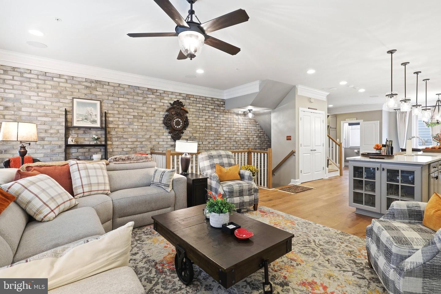 2842 RED STAR LN, ALEXANDRIA, Virginia 22303, 3 Bedrooms Bedrooms, ,3 BathroomsBathrooms,Residential,For sale,2842 RED STAR LN,VAFX2294362 MLS # VAFX2294362