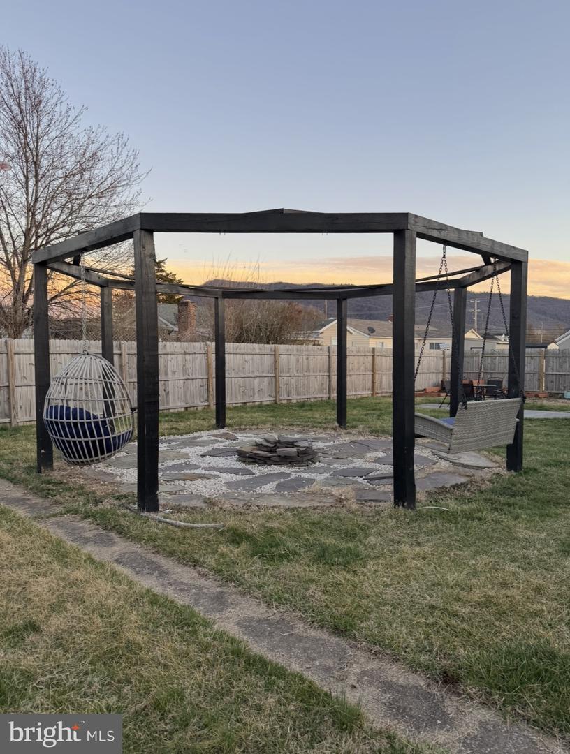 156 N FUNK ST, STRASBURG, Virginia 22657, 2 Bedrooms Bedrooms, ,2 BathroomsBathrooms,Residential,For sale,156 N FUNK ST,VASH2013754 MLS # VASH2013754