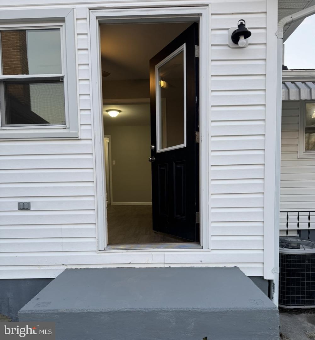 156 N FUNK ST, STRASBURG, Virginia 22657, 2 Bedrooms Bedrooms, ,2 BathroomsBathrooms,Residential,For sale,156 N FUNK ST,VASH2013754 MLS # VASH2013754