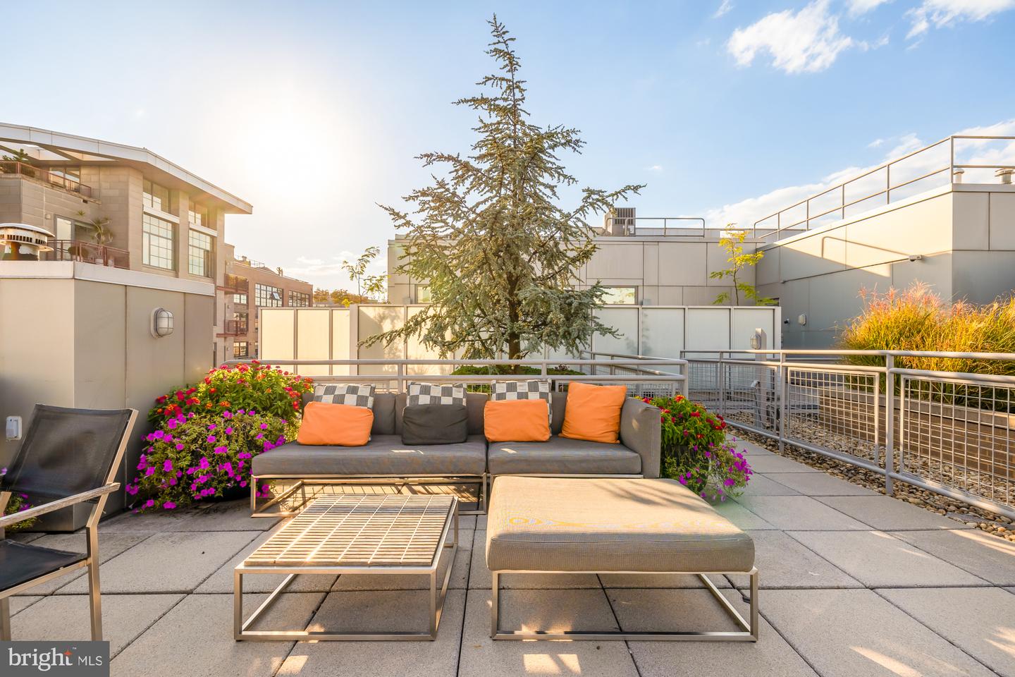 1401 CHURCH ST NW #507, WASHINGTON, District Of Columbia 20005, 2 Bedrooms Bedrooms, ,2 BathroomsBathrooms,Residential,For sale,1401 CHURCH ST NW #507,DCDC2249528 MLS # DCDC2249528