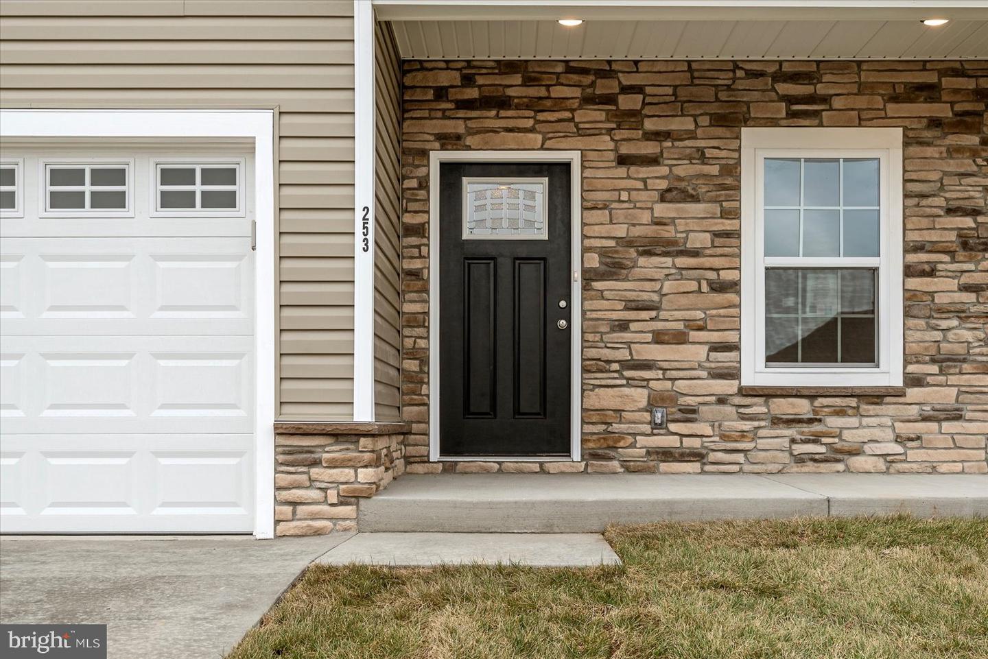 253 ROSSMANN BLVD, WINCHESTER, Virginia 22602, 4 Bedrooms Bedrooms, 11 Rooms Rooms,2 BathroomsBathrooms,Residential,For sale,253 ROSSMANN BLVD,VAFV2040016 MLS # VAFV2040016