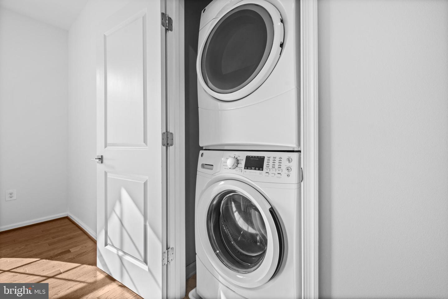 23276 SOUTHDOWN MANOR TER #115, ASHBURN, Virginia 20148, 2 Bedrooms Bedrooms, ,2 BathroomsBathrooms,Residential,For sale,23276 SOUTHDOWN MANOR TER #115,VALO2117652 MLS # VALO2117652