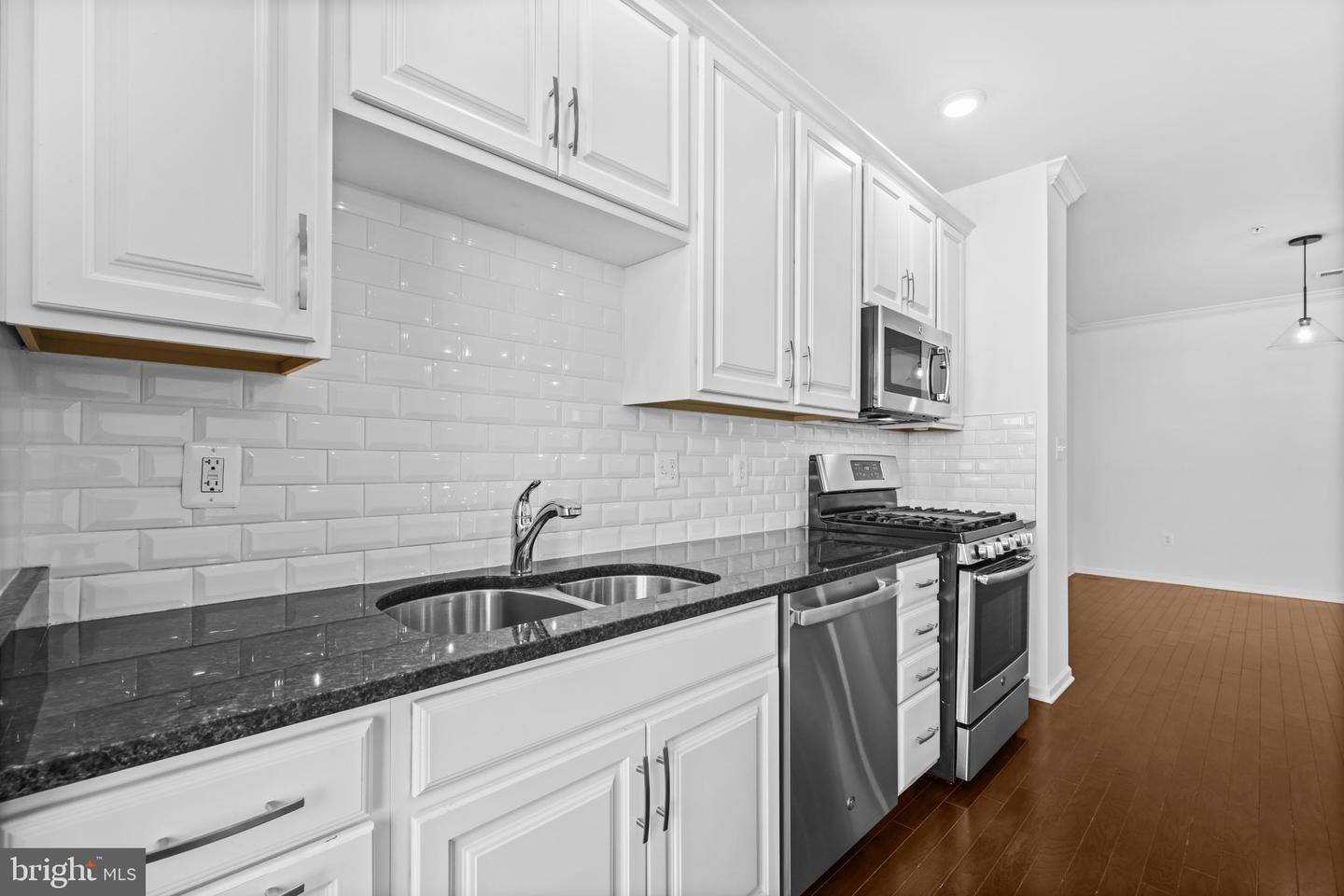 23276 SOUTHDOWN MANOR TER #115, ASHBURN, Virginia 20148, 2 Bedrooms Bedrooms, ,2 BathroomsBathrooms,Residential,For sale,23276 SOUTHDOWN MANOR TER #115,VALO2117652 MLS # VALO2117652