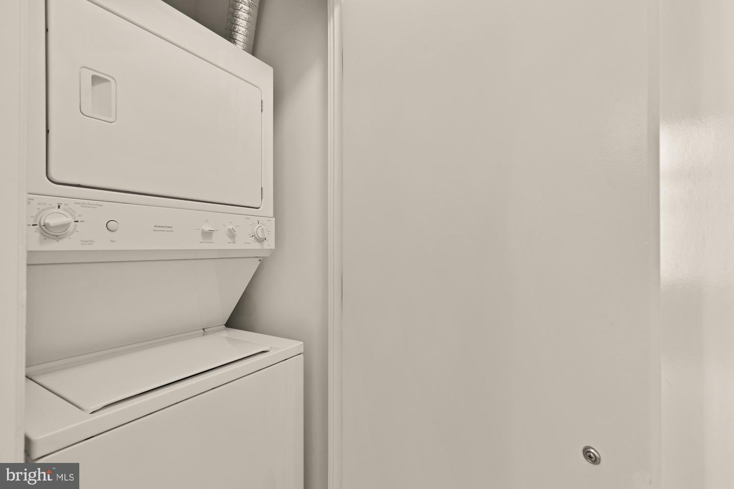 2120 VERMONT AVE NW #411, WASHINGTON, District Of Columbia 20001, 1 Bedroom Bedrooms, ,1 BathroomBathrooms,Residential,For sale,2120 VERMONT AVE NW #411,DCDC2249564 MLS # DCDC2249564