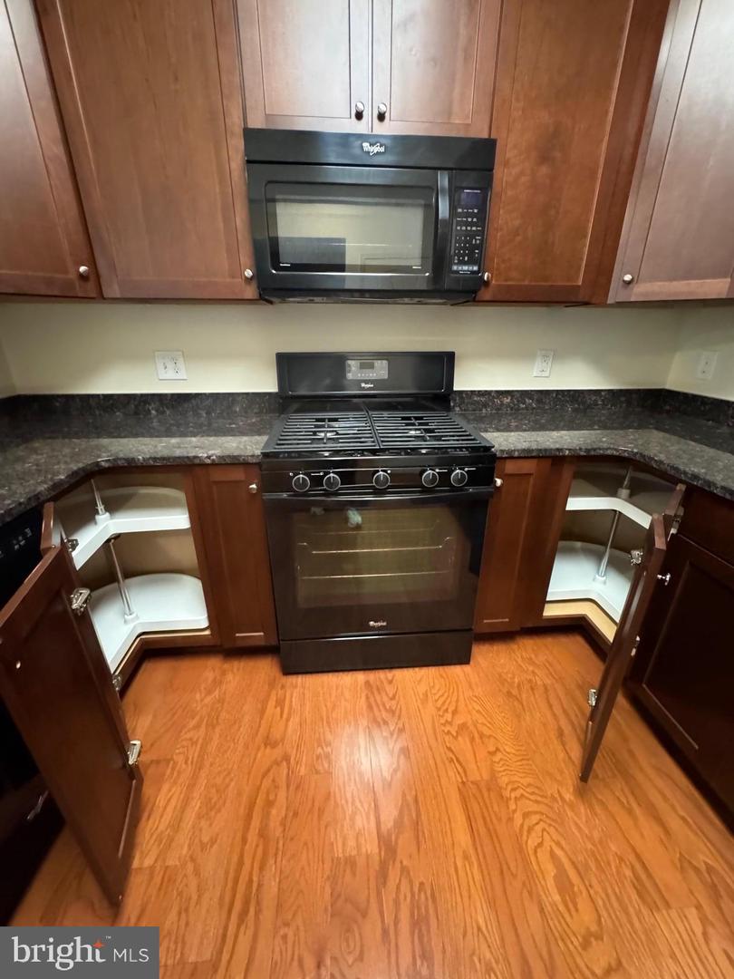 9202 CHARLESTON DR #405, MANASSAS, Virginia 20110, 2 Bedrooms Bedrooms, ,2 BathroomsBathrooms,Residential,For sale,9202 CHARLESTON DR #405,VAMN2010366 MLS # VAMN2010366