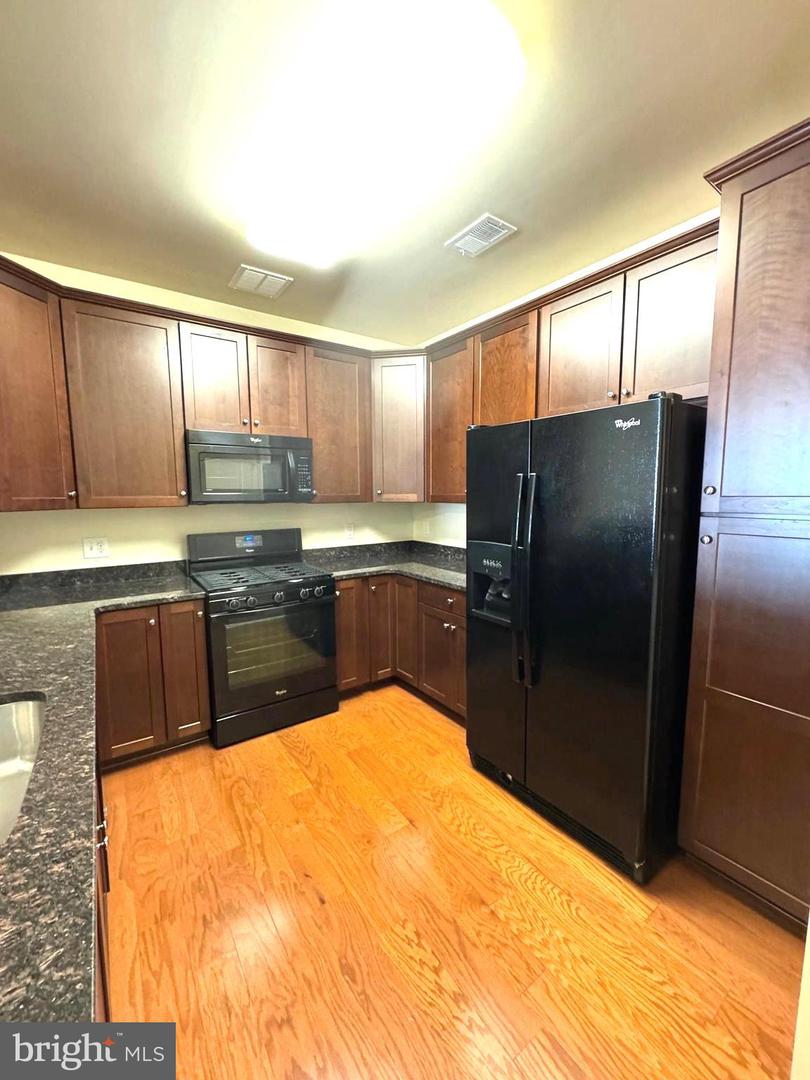 9202 CHARLESTON DR #405, MANASSAS, Virginia 20110, 2 Bedrooms Bedrooms, ,2 BathroomsBathrooms,Residential,For sale,9202 CHARLESTON DR #405,VAMN2010366 MLS # VAMN2010366