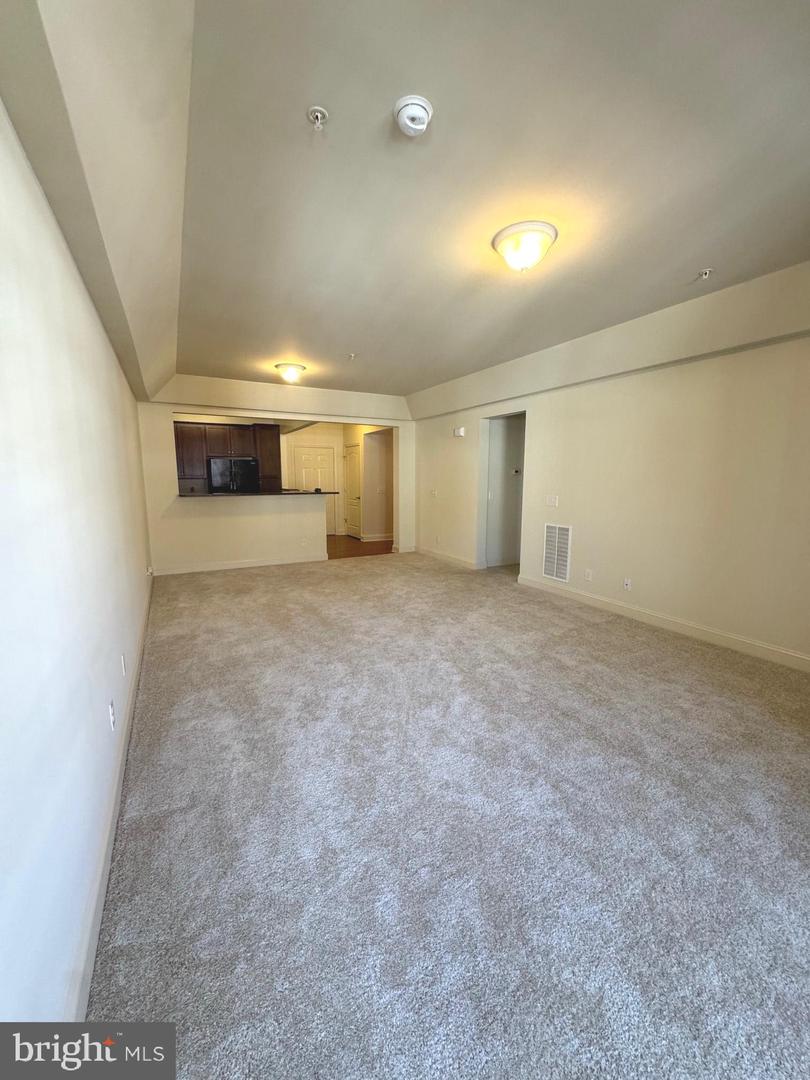 9202 CHARLESTON DR #405, MANASSAS, Virginia 20110, 2 Bedrooms Bedrooms, ,2 BathroomsBathrooms,Residential,For sale,9202 CHARLESTON DR #405,VAMN2010366 MLS # VAMN2010366