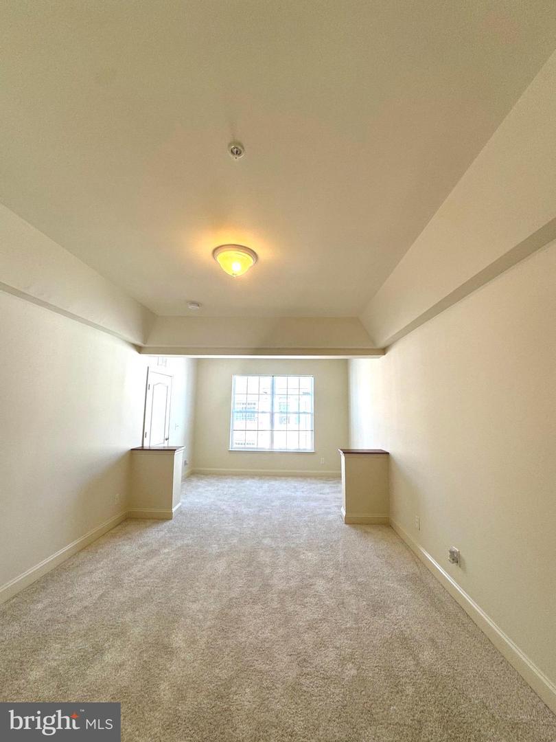 9202 CHARLESTON DR #405, MANASSAS, Virginia 20110, 2 Bedrooms Bedrooms, ,2 BathroomsBathrooms,Residential,For sale,9202 CHARLESTON DR #405,VAMN2010366 MLS # VAMN2010366