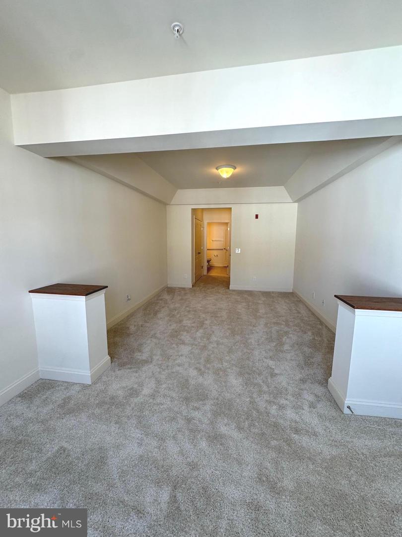 9202 CHARLESTON DR #405, MANASSAS, Virginia 20110, 2 Bedrooms Bedrooms, ,2 BathroomsBathrooms,Residential,For sale,9202 CHARLESTON DR #405,VAMN2010366 MLS # VAMN2010366