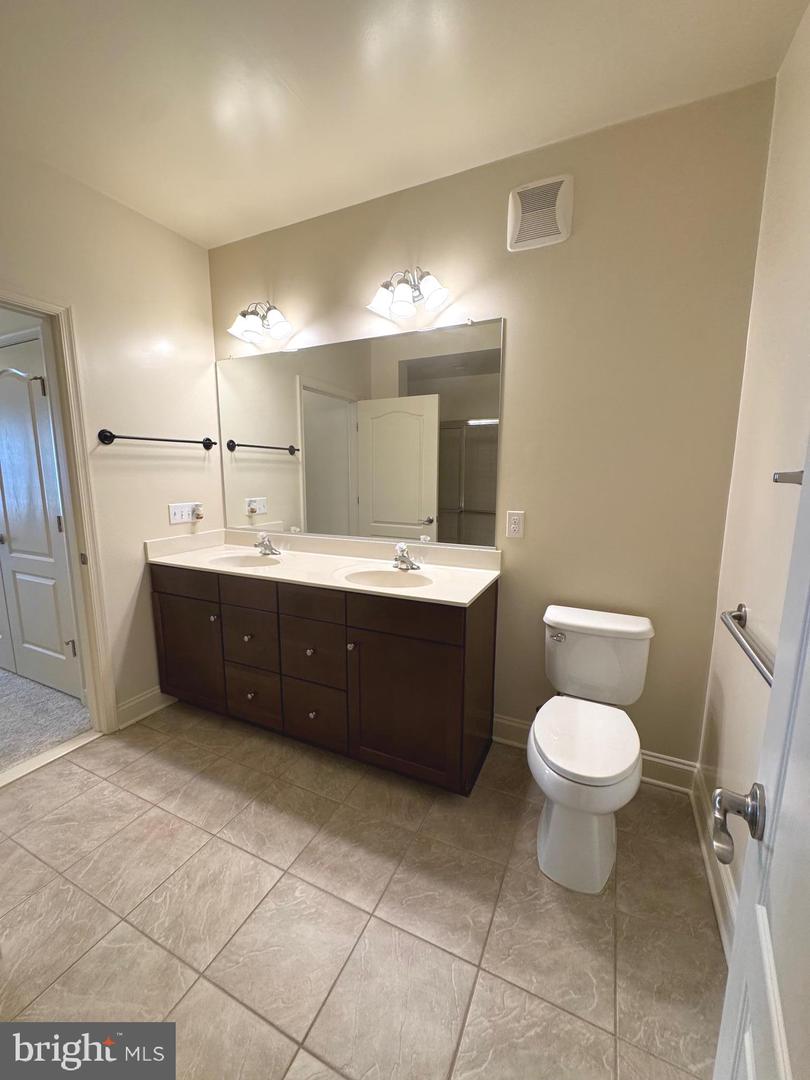 9202 CHARLESTON DR #405, MANASSAS, Virginia 20110, 2 Bedrooms Bedrooms, ,2 BathroomsBathrooms,Residential,For sale,9202 CHARLESTON DR #405,VAMN2010366 MLS # VAMN2010366