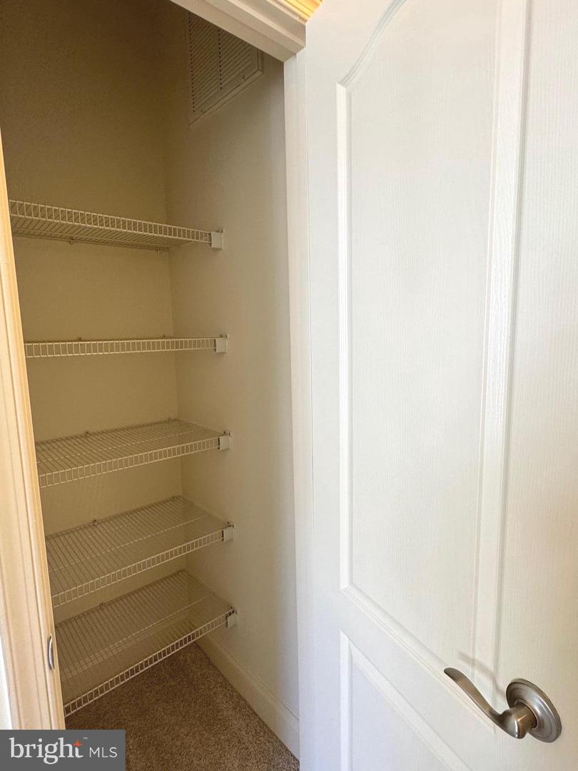 9202 CHARLESTON DR #405, MANASSAS, Virginia 20110, 2 Bedrooms Bedrooms, ,2 BathroomsBathrooms,Residential,For sale,9202 CHARLESTON DR #405,VAMN2010366 MLS # VAMN2010366