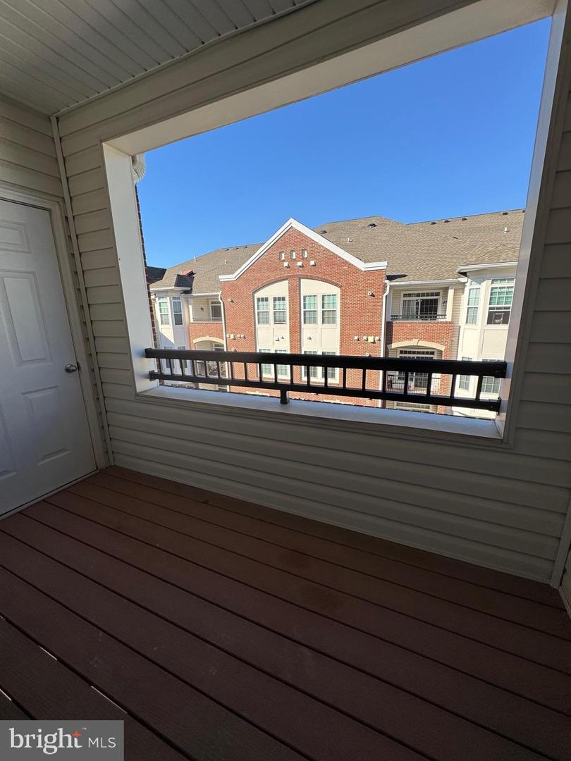 9202 CHARLESTON DR #405, MANASSAS, Virginia 20110, 2 Bedrooms Bedrooms, ,2 BathroomsBathrooms,Residential,For sale,9202 CHARLESTON DR #405,VAMN2010366 MLS # VAMN2010366