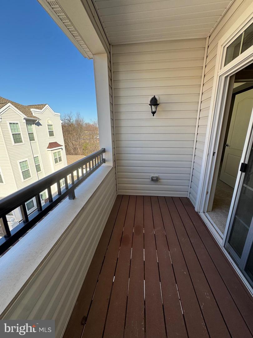 9202 CHARLESTON DR #405, MANASSAS, Virginia 20110, 2 Bedrooms Bedrooms, ,2 BathroomsBathrooms,Residential,For sale,9202 CHARLESTON DR #405,VAMN2010366 MLS # VAMN2010366