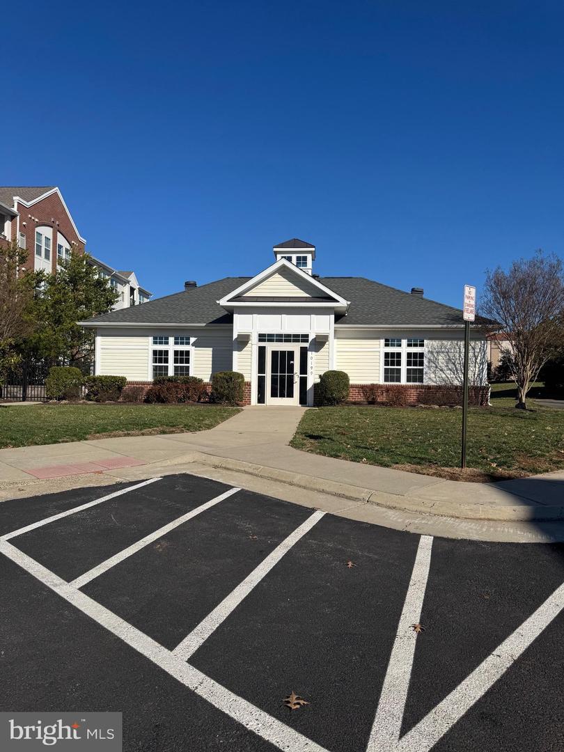 9202 CHARLESTON DR #405, MANASSAS, Virginia 20110, 2 Bedrooms Bedrooms, ,2 BathroomsBathrooms,Residential,For sale,9202 CHARLESTON DR #405,VAMN2010366 MLS # VAMN2010366