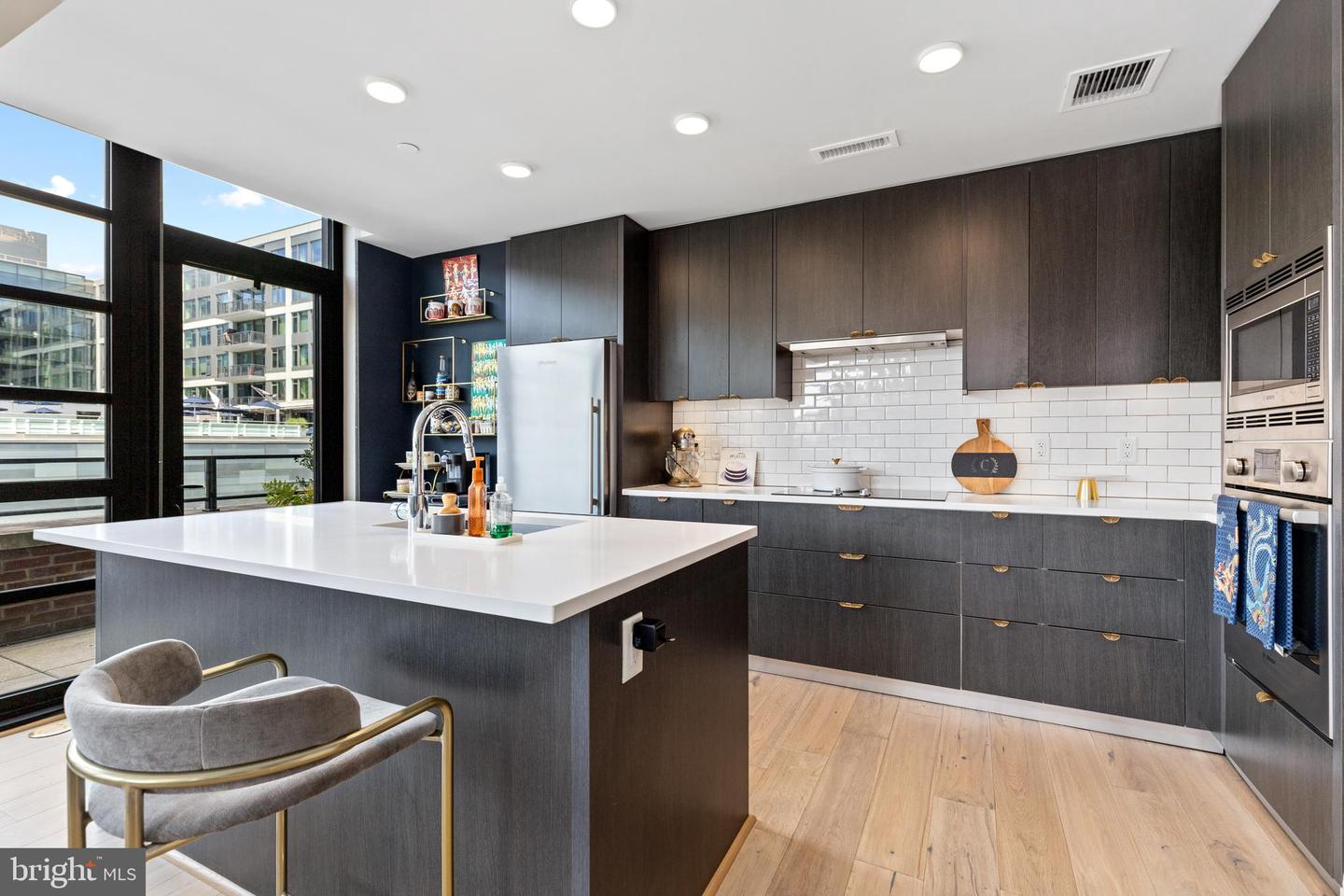 1300 4TH ST SE #404, WASHINGTON, District Of Columbia 20003, 2 Bedrooms Bedrooms, ,2 BathroomsBathrooms,Residential,For sale,1300 4TH ST SE #404,DCDC2249568 MLS # DCDC2249568