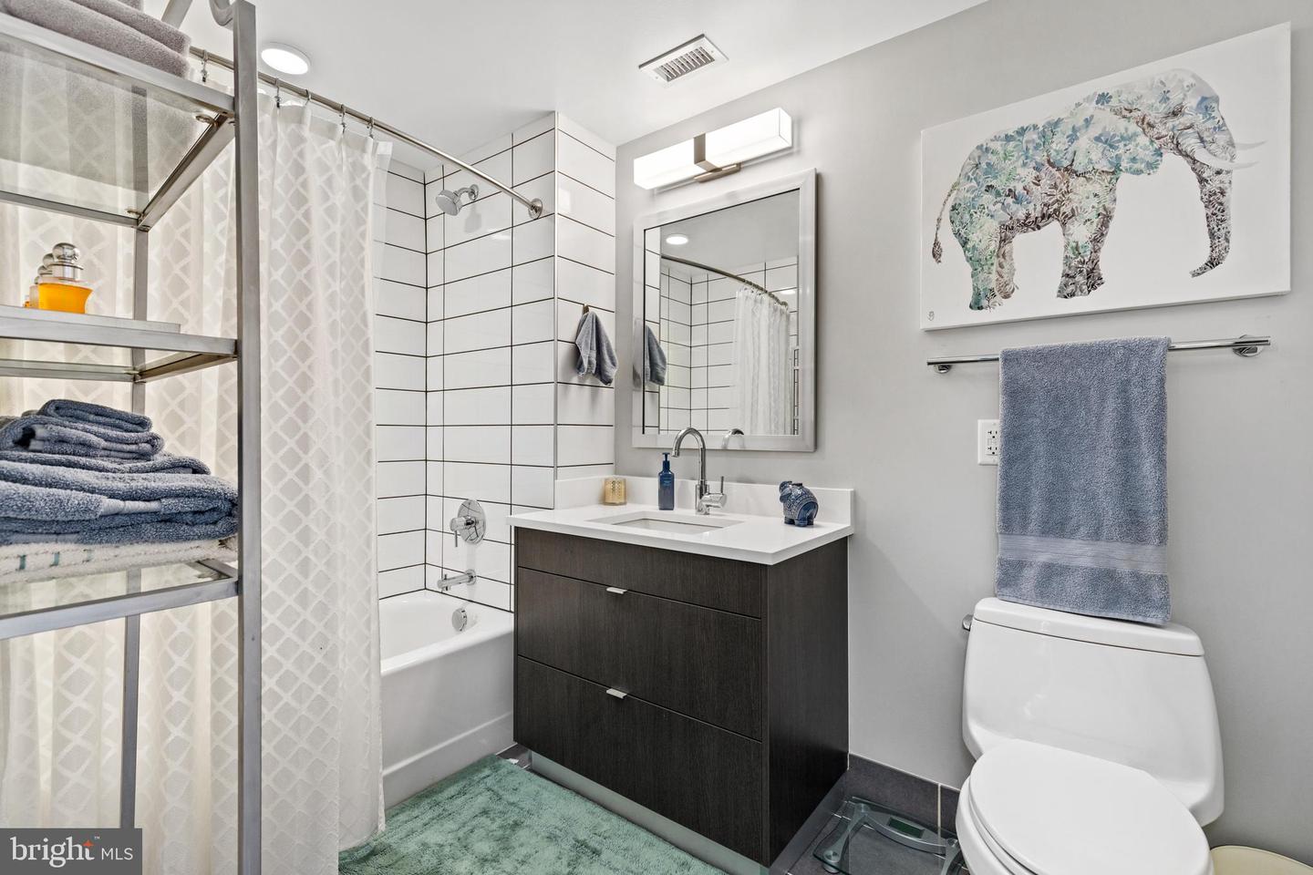 1300 4TH ST SE #404, WASHINGTON, District Of Columbia 20003, 2 Bedrooms Bedrooms, ,2 BathroomsBathrooms,Residential,For sale,1300 4TH ST SE #404,DCDC2249568 MLS # DCDC2249568