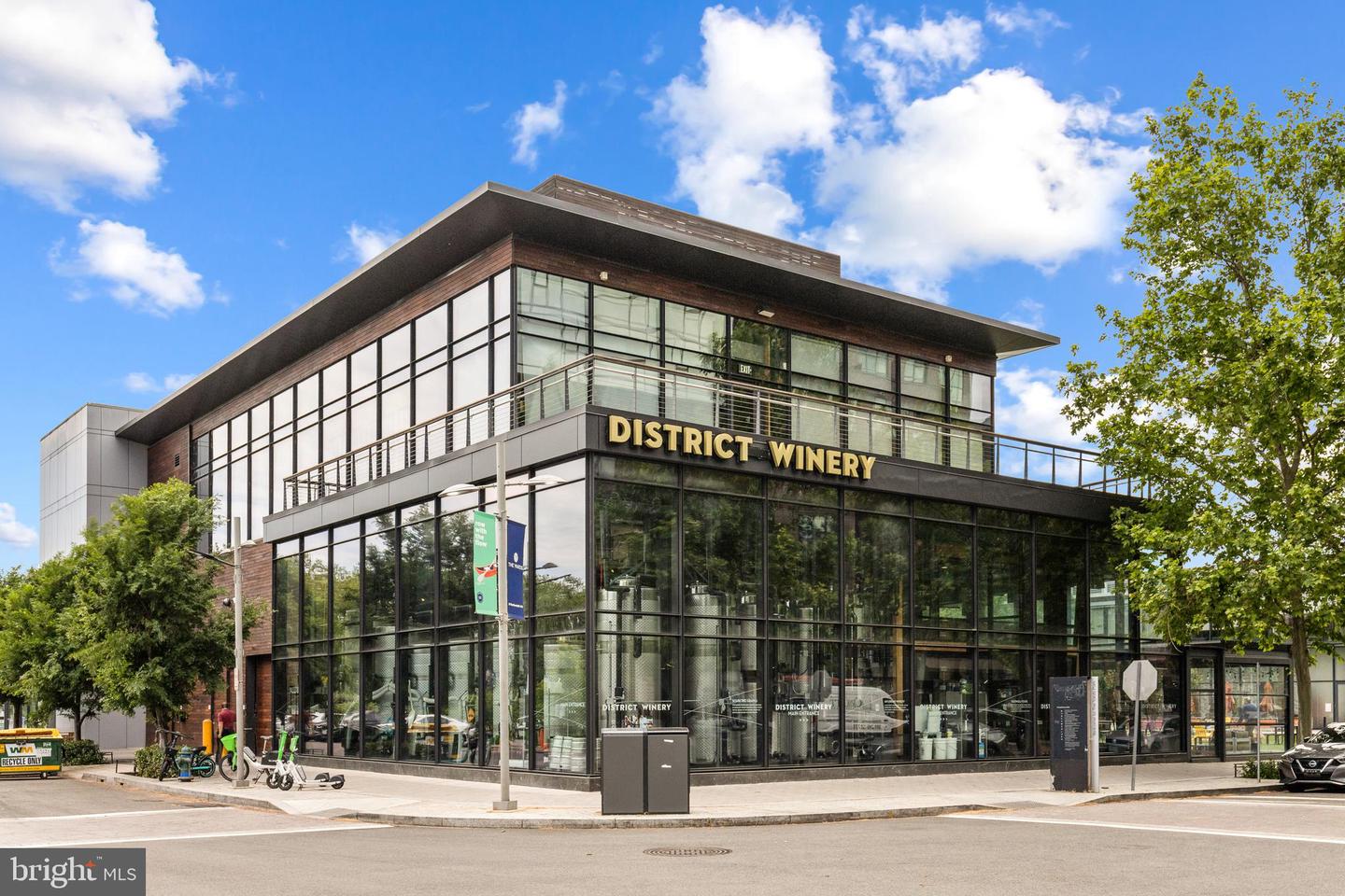 1300 4TH ST SE #404, WASHINGTON, District Of Columbia 20003, 2 Bedrooms Bedrooms, ,2 BathroomsBathrooms,Residential,For sale,1300 4TH ST SE #404,DCDC2249568 MLS # DCDC2249568