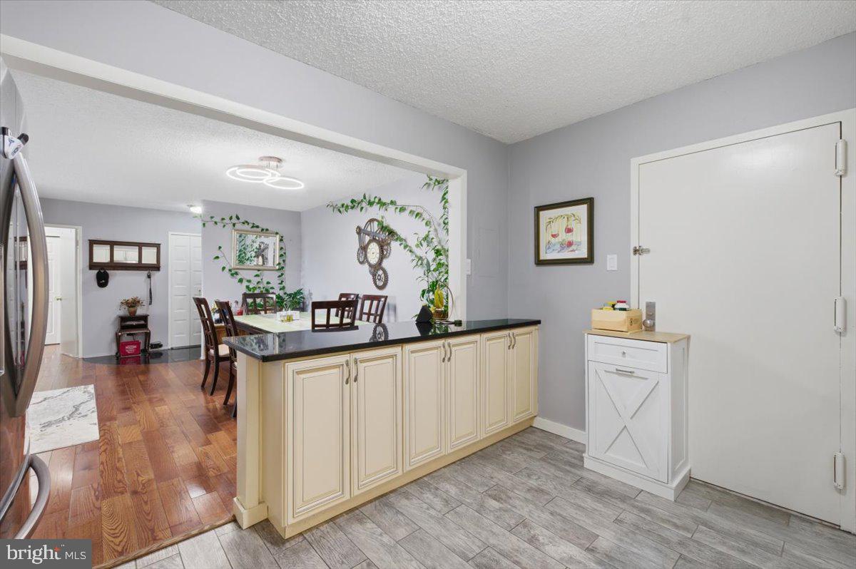 1800 OLD MEADOW RD #1204, MCLEAN, Virginia 22102, 2 Bedrooms Bedrooms, ,2 BathroomsBathrooms,Residential,For sale,1800 OLD MEADOW RD #1204,VAFX2295030 MLS # VAFX2295030