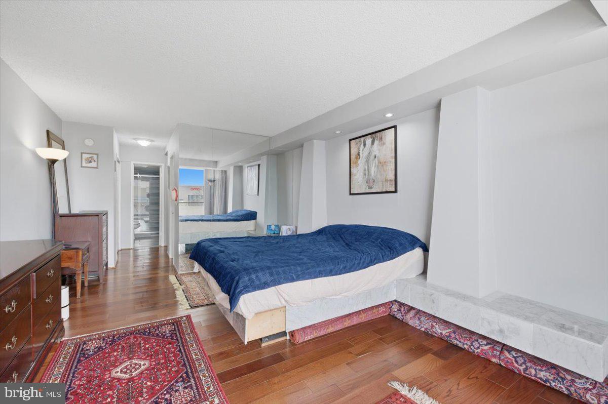 1800 OLD MEADOW RD #1204, MCLEAN, Virginia 22102, 2 Bedrooms Bedrooms, ,2 BathroomsBathrooms,Residential,For sale,1800 OLD MEADOW RD #1204,VAFX2295030 MLS # VAFX2295030